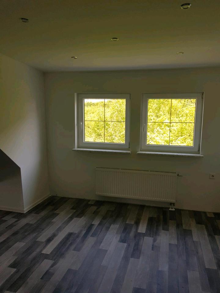 Schöne 2- Zimmer Dachgeschosswohnung zimmer