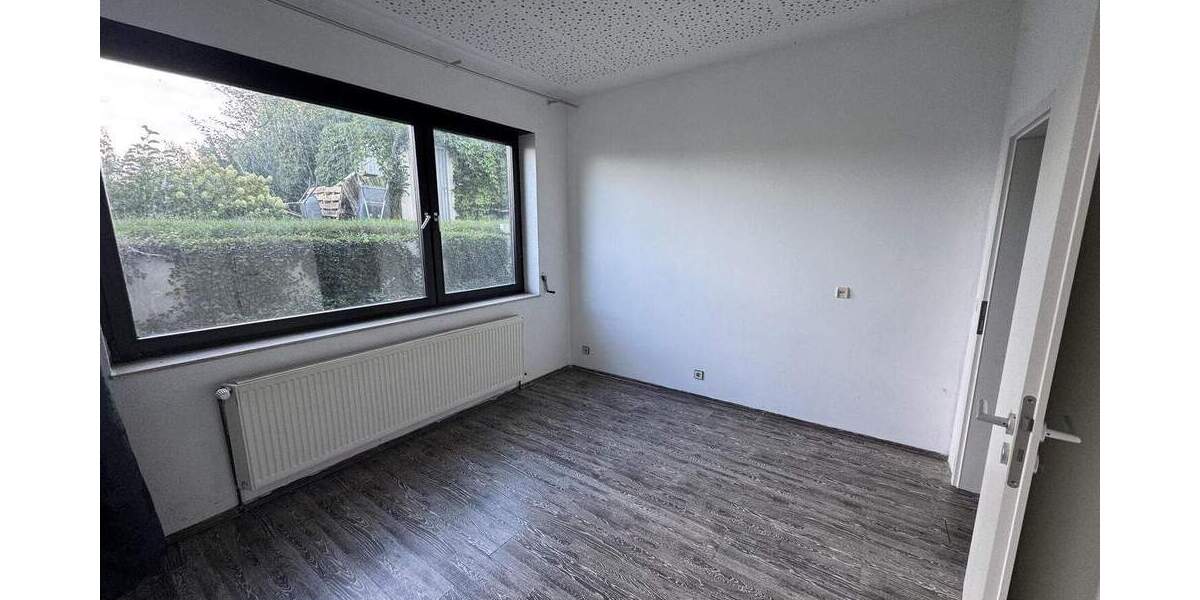 Gewerbefläche sucht neuen Mieter zimmer