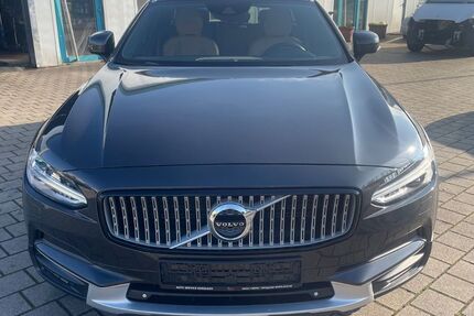 Volvo V90 Cross Country 7.216 km 38.900 € Leimen 69181