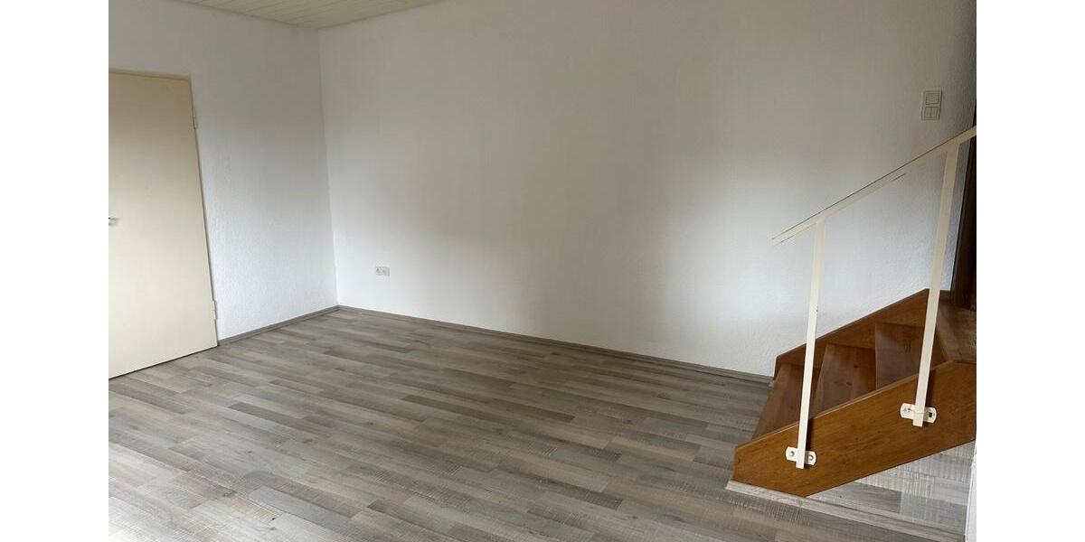 Etagenwohnung Viernheim - 4 Zimmer, 120 m&sup2;, 1.200&euro; | Angebot:26365809