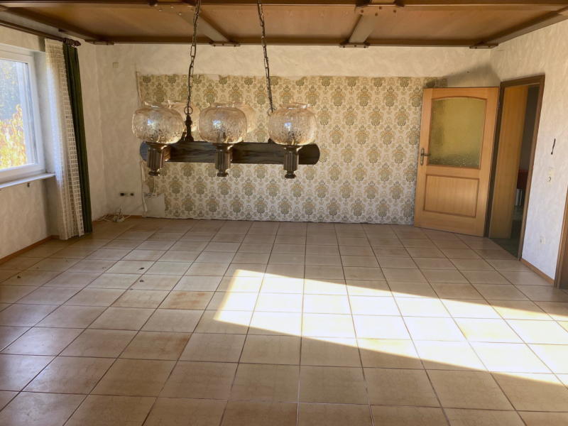 ObjNr:19587 - Schönes 1-2 Familienhaus in sehr ruhiger Ortsrandlage von Moosbrunn im Odenwald 6 zimmer