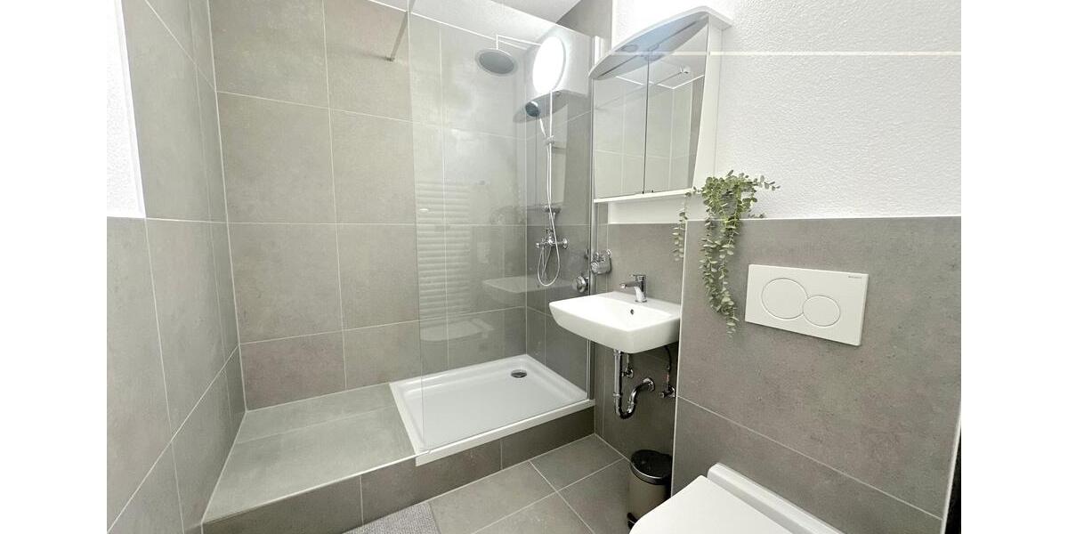 Moderne frisch Sanierte und Renovierte WG in Heidelberg 3 zimmer