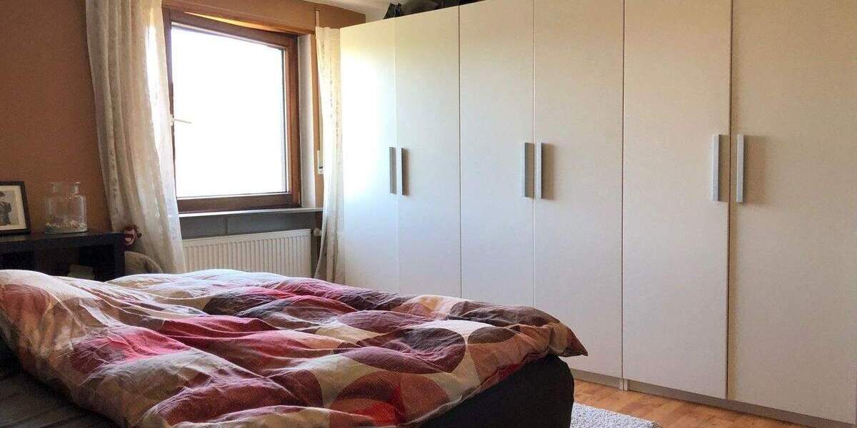 GERADLINIG: 42 M² DACHTERRASSE; FANTASTISCHE AUSSICHT; INKL. EBK UND 2 STELLPLÄTZE 2 zimmer