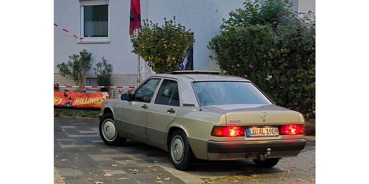 Mercedes-Benz 190 243.300 km 2.700 &euro; Ludwigshafen 67069