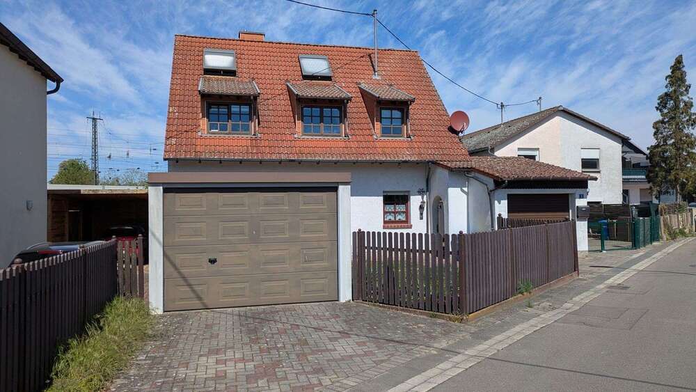 Einfamilienhaus Ludwigshafen am Rhein Mundenheim - 8 Zimmer, 160 m&sup2;, 499.000&euro; | Angebot:26884685