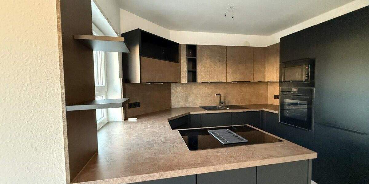 Schöne Doppelhaushälfte mit ELW, Dachstudio, kl. Terrasse, 2 Stellplätzen Photovoltaik + vielem mehr 5 zimmer