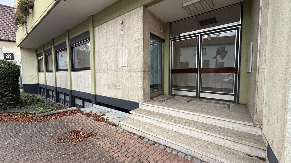 XXL-Gewerbefläche in Östringen - mit LKW-Annahme & großzügigem Parkplatz zimmer