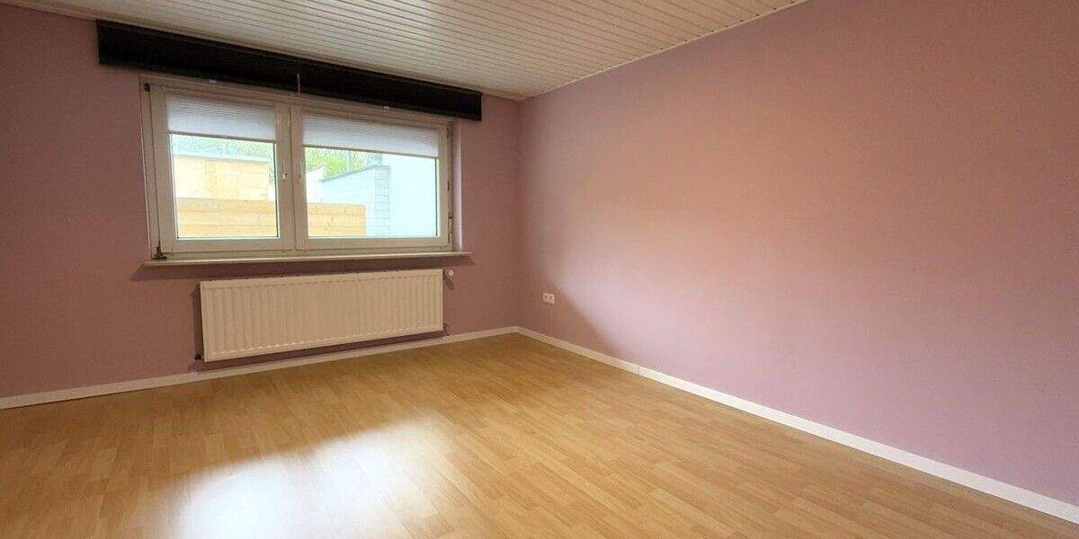 Reihenmittelhaus Ludwigshafen am Rhein Oppau - 7 Zimmer, 163 m&sup2;, 399.000&euro; | Angebot:25877463