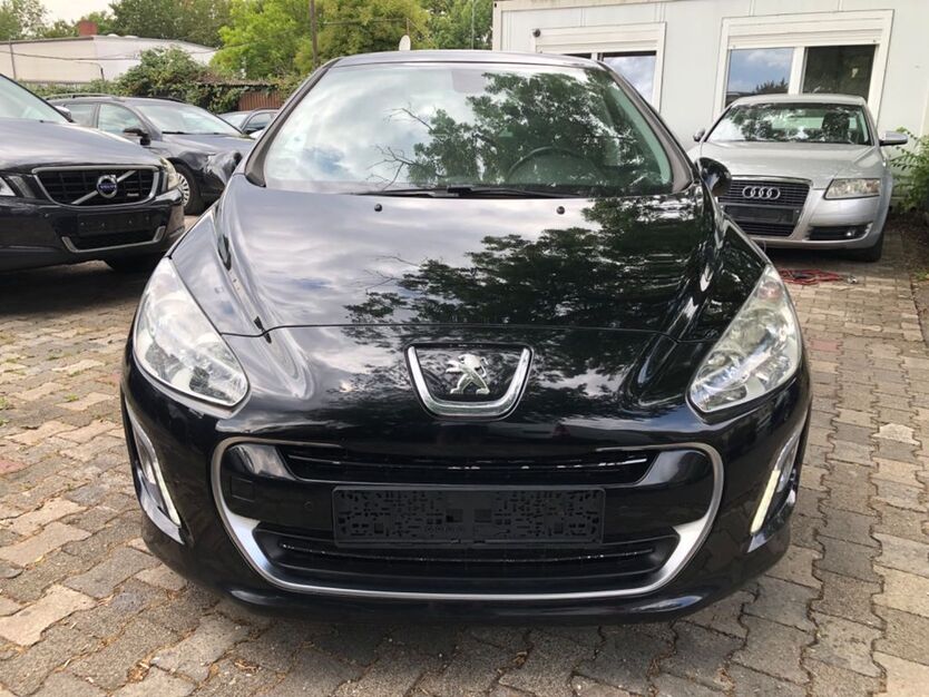 Peugeot 308 132.000 km 5.900 € Mannheim 68309