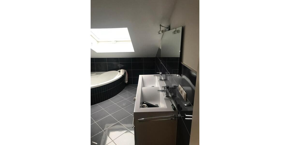 Exklusive 3ZKB mit Einbauküche und Terrasse 3 zimmer