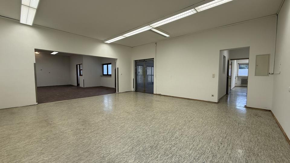 XXL-Gewerbefläche in Östringen – mit LKW-Annahme & großzügigem Parkplatz zimmer