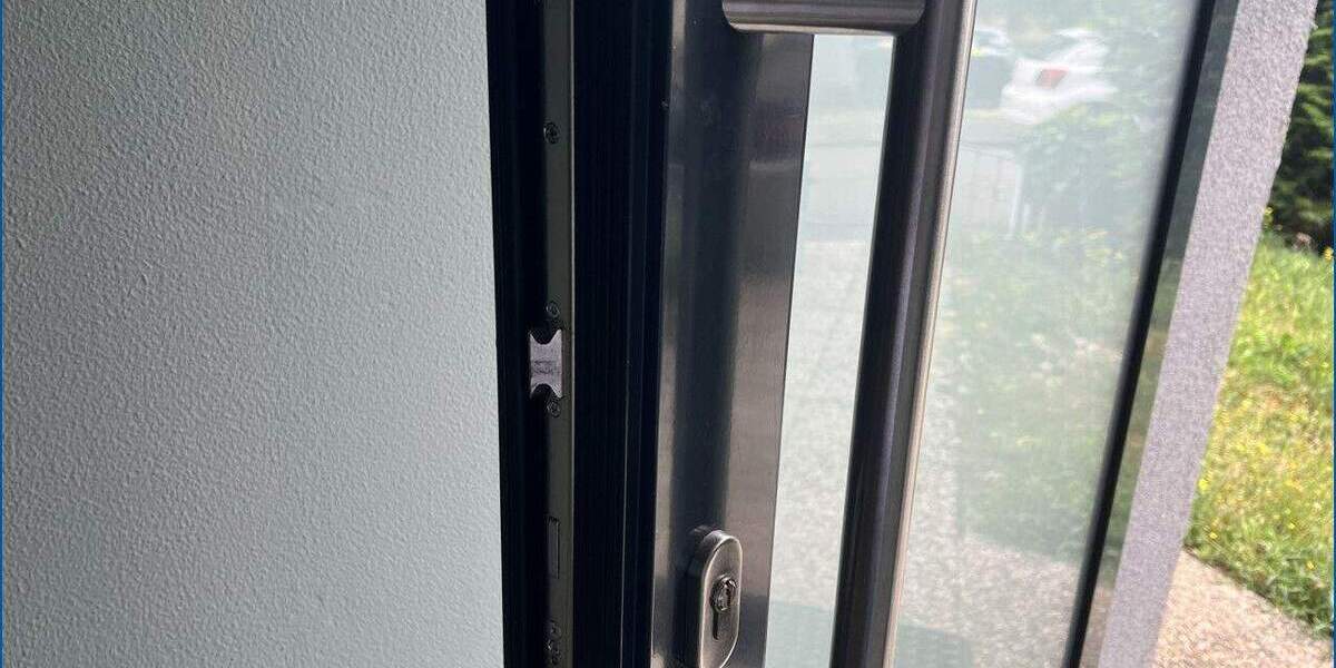 ** Mehrfamilienhaus ** 4 modernisierte Wohnungen auf 2 Etagen & 4 Einzelgaragen 1 zimmer