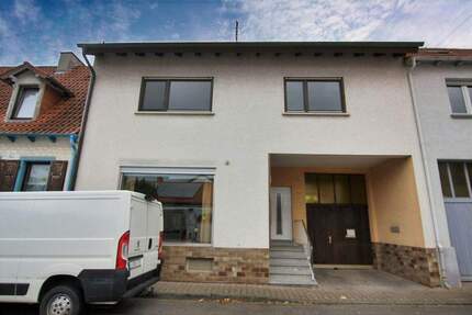 Haus Walldorf - 8 Zimmer, 239 m&sup2;, 568.000&euro; | Angebot:25567401