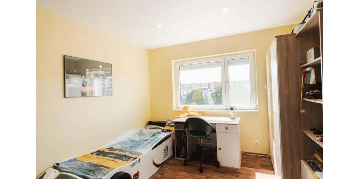 Dachgeschoßwohnung Ludwigshafen am Rhein - 4 Zimmer, 108 m&sup2;, 1.300&euro; | Angebot:26465424