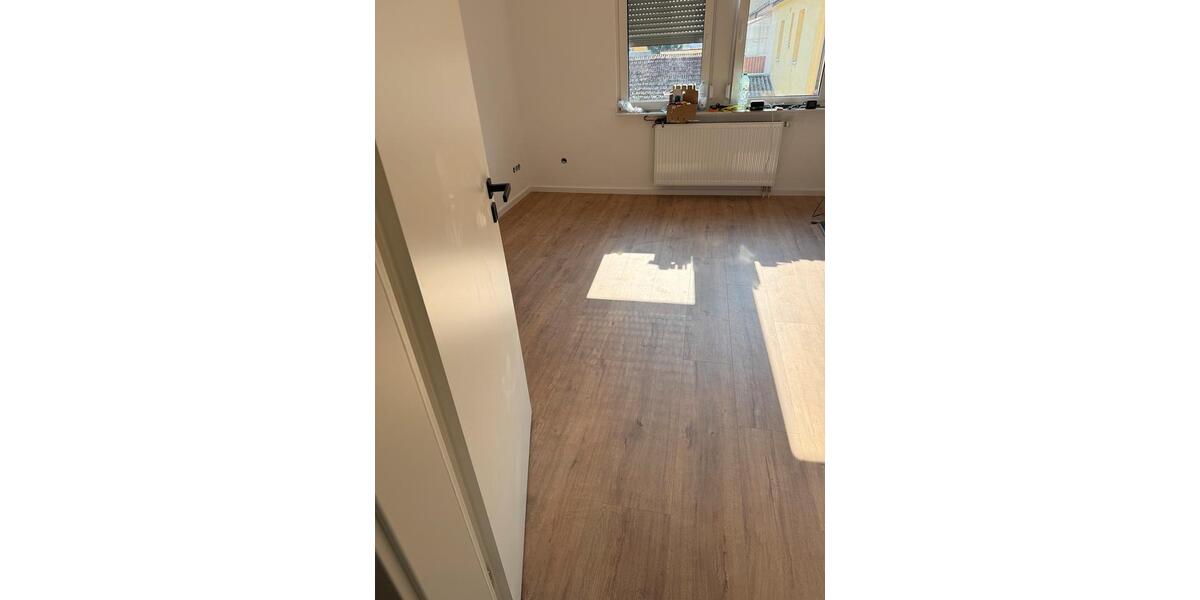 Hochparterre Hockenheim - 4 Zimmer, 100 m&sup2;, 1.380&euro; | Angebot:25841328