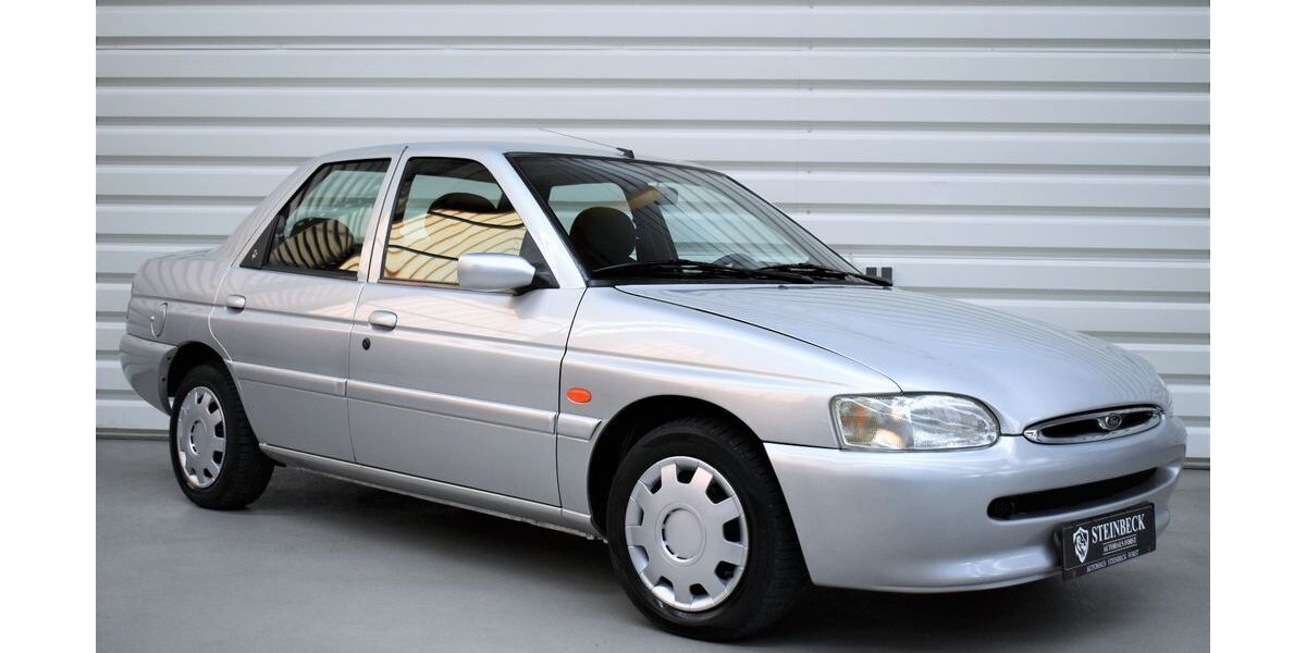 Ford Escort 25.505 km 4.990 &euro; Forst 76694