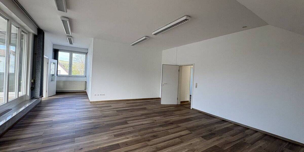 Gewerbeobjekt Rimbach - 5 Zimmer, 200 m&sup2;, 2.000&euro; | Angebot:26798495