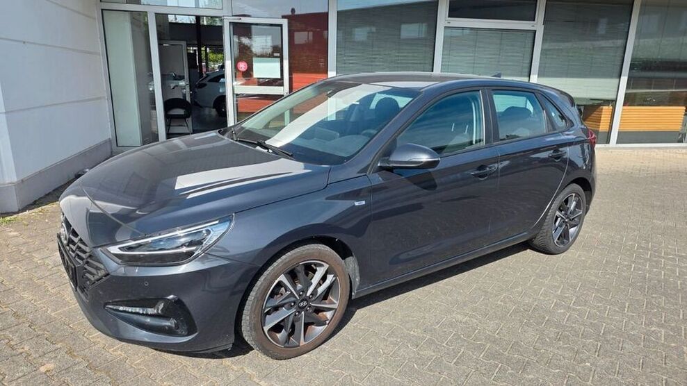 i30