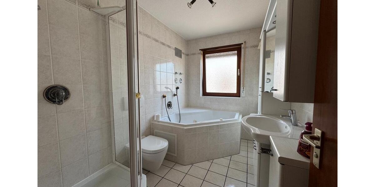 Charmante Dachgeschosswohnung in Hirschberg an der Bergstraße 3.5 zimmer