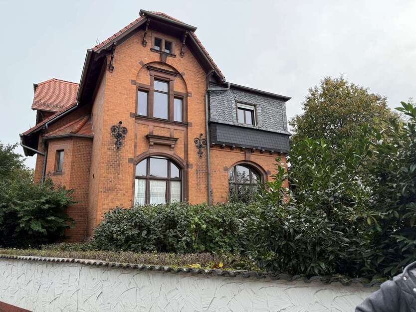 Haus zum Kaufen in Heddesheim 1.450.000 € 250 m²