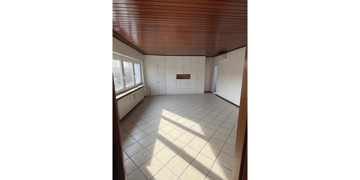 Etagenwohnung Hemsbach - 4.5 Zimmer, 120 m&sup2;, 1.300&euro; | Angebot:25414397