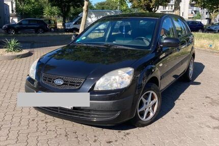 Kia Rio 204.000 km 889 &euro; Mannheim 68169