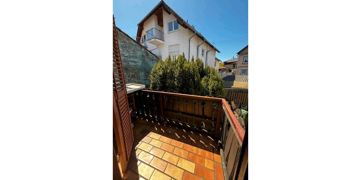 Einfamilienhaus Sandhausen - 8 Zimmer, 180 m&sup2;, 450.000&euro; | Angebot:26625871