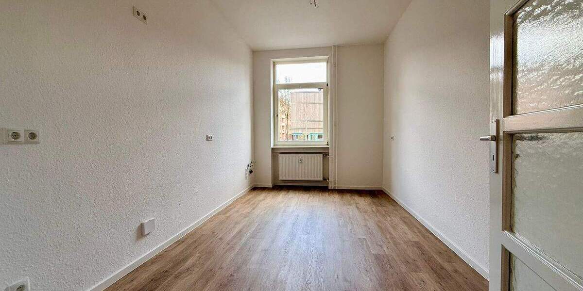 Erstbezug nach Sanierung - helle 3 ZKB-Erdgeschoss Altbauwohnung 3 zimmer
