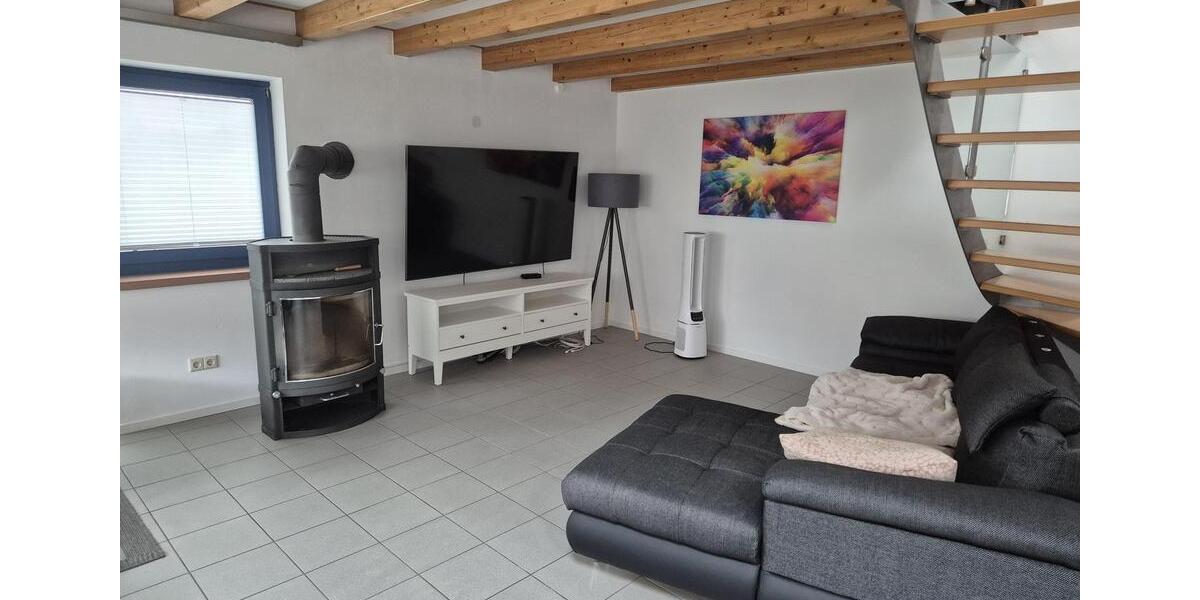 71m² hochwertige vollmöblierte Maisonette-Wohnung mit Einbauküche, Balkon, Kamin und Galerie 2 zimmer