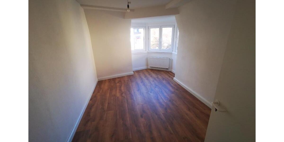 Etagenwohnung Heppenheim (Bergstraße) - 6.5 Zimmer, 130 m&sup2;, 1.390&euro; | Angebot:26415781