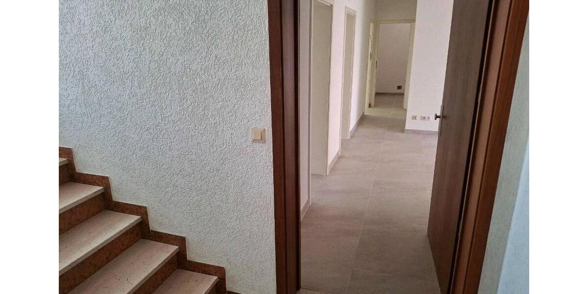 Hochparterre Weinheim - 5 Zimmer, 110 m&sup2;, 1.440&euro; | Angebot:26534632