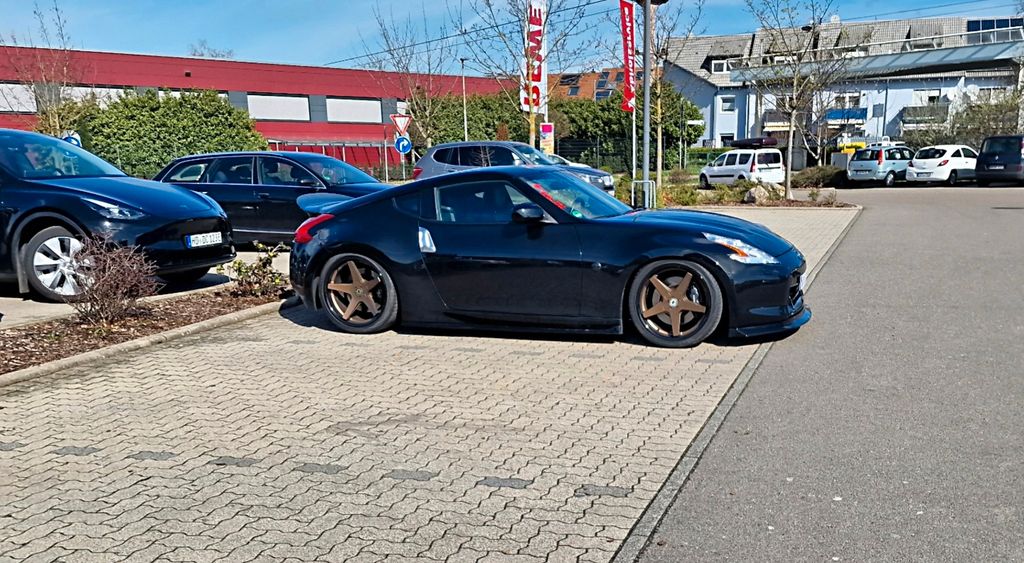 Nissan 370Z 97.000 km 22.000 &euro; Walldorf 69190