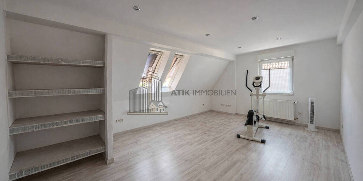 ATIK: Saniertes Ein- bis Zweifamilienhaus mit großem Grundstück und vielseitigem Nutzungspotenzial - Mehrfamilienhaus, Wohnhaus Sandhausen | Angebot:26458358