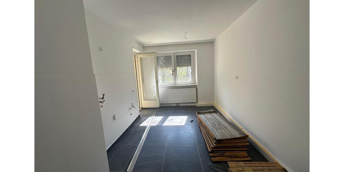 Etagenwohnung Ludwigshafen am Rhein Ludwigshafen-Hemshof - 3 Zimmer, 96 m&sup2;, 1.800&euro; | Angebot:25876504