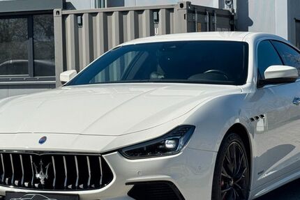 Maserati Ghibli 98.355 km 27.990 &euro; Zuzenhausen 74939