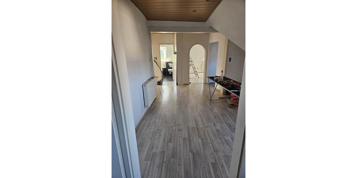 Dachgeschoßwohnung Ludwigshafen am Rhein Ludwigshafen-Hemshof - 3 Zimmer, 85 m&sup2;, 1.350&euro; | Angebot:26547875