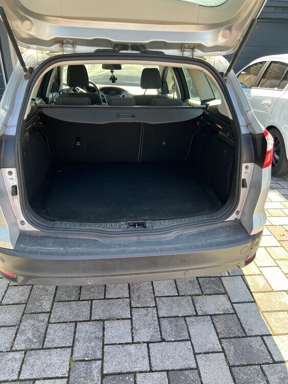 Ford Focus 191.000 km 3.200 € Kirchardt 74912