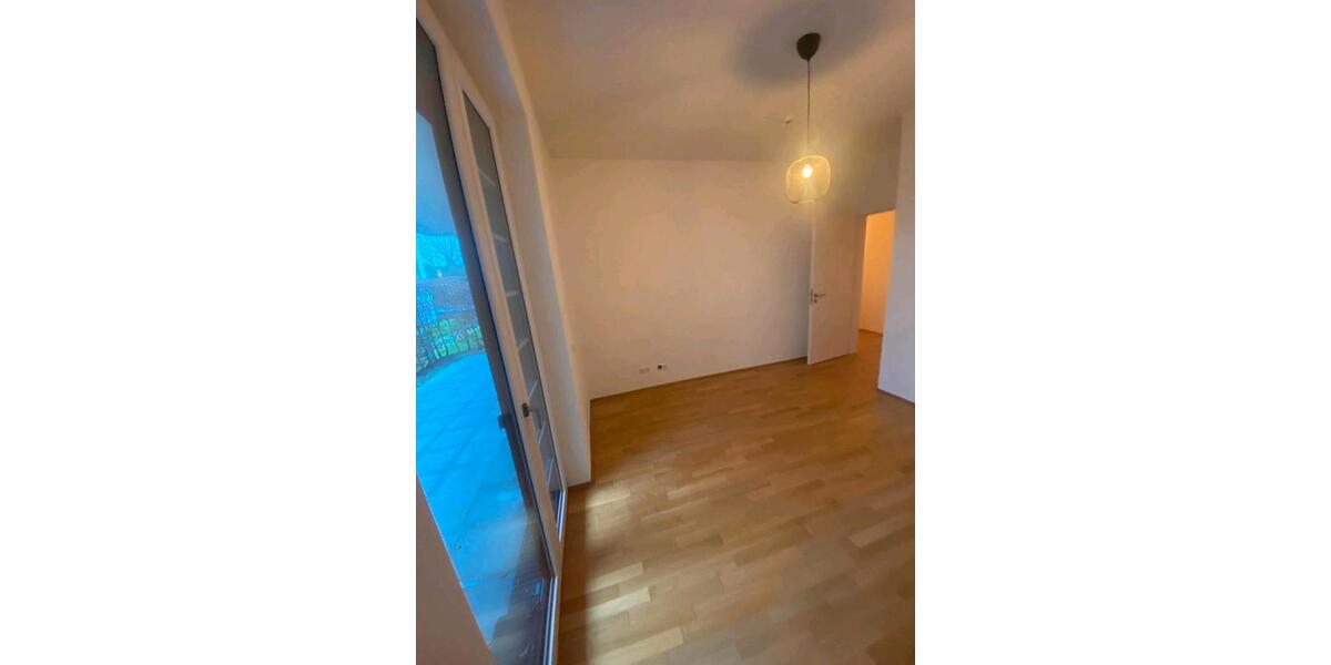 Erdgeschoßwohnung Sinsheim - 3 Zimmer, 95 m&sup2;, 1.550&euro; | Angebot:25382972