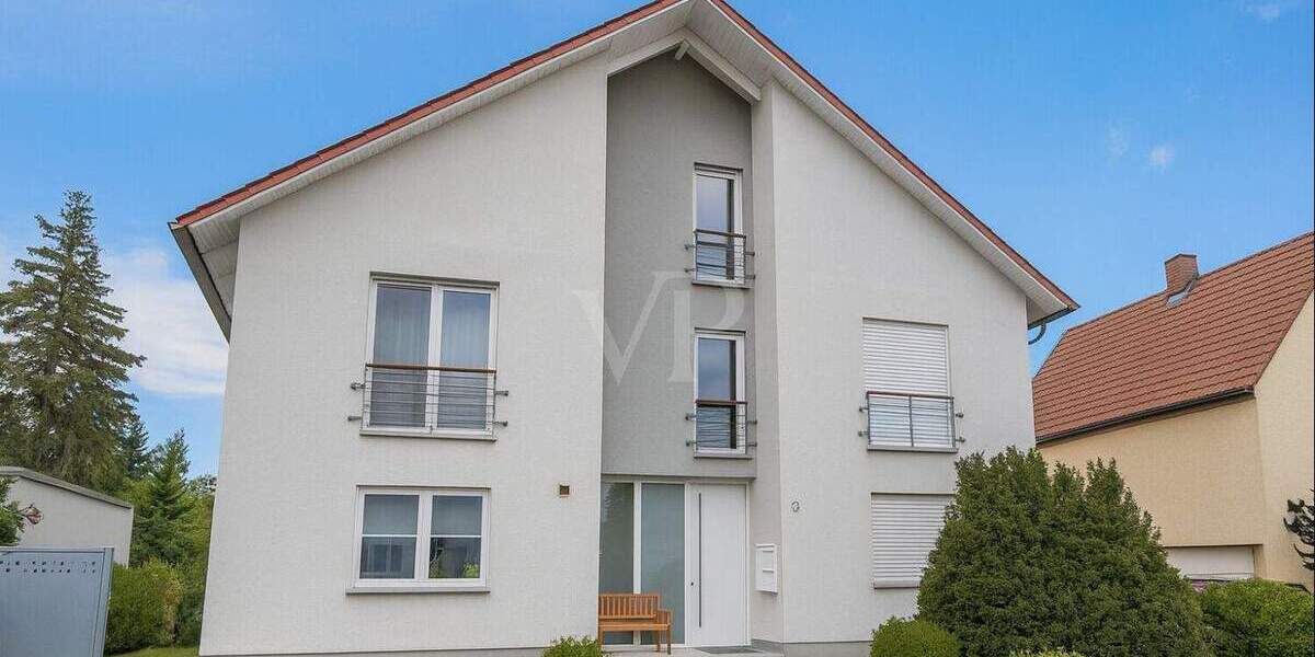 Freistehendes Mehrparteienhaus mit großem Garten und Raum für Generationen zimmer