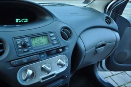 Toyota Yaris 111.000 km 3.900 &euro; Viernheim 68519