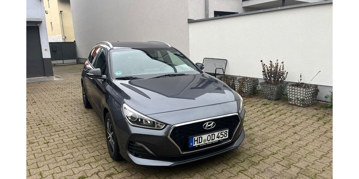 Hyundai i30 129.483 km 12.000 &euro; Sankt Leon Rot 68789