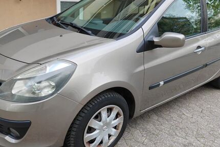 Renault Clio 150.000 km 2.990 &euro; Ludwigshafen am Rhein 67071