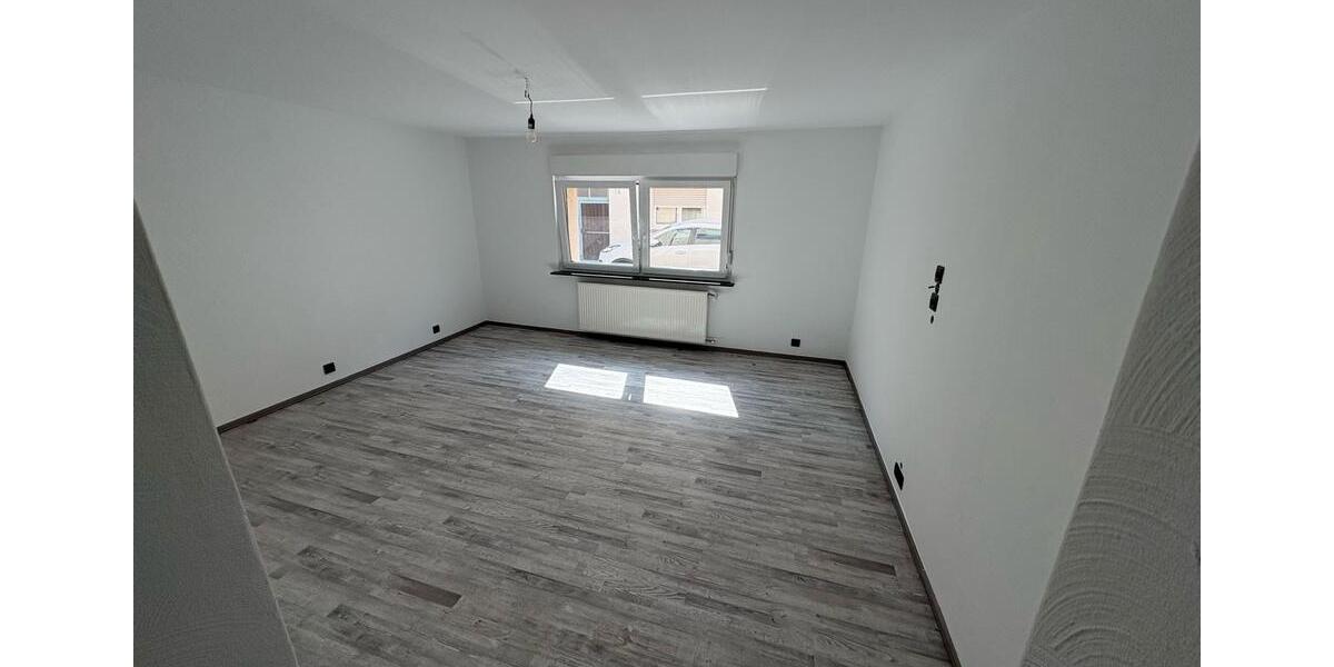 Erdgeschoßwohnung Lampertheim - 3 Zimmer, 75 m&sup2;, 1.200&euro; | Angebot:26616431