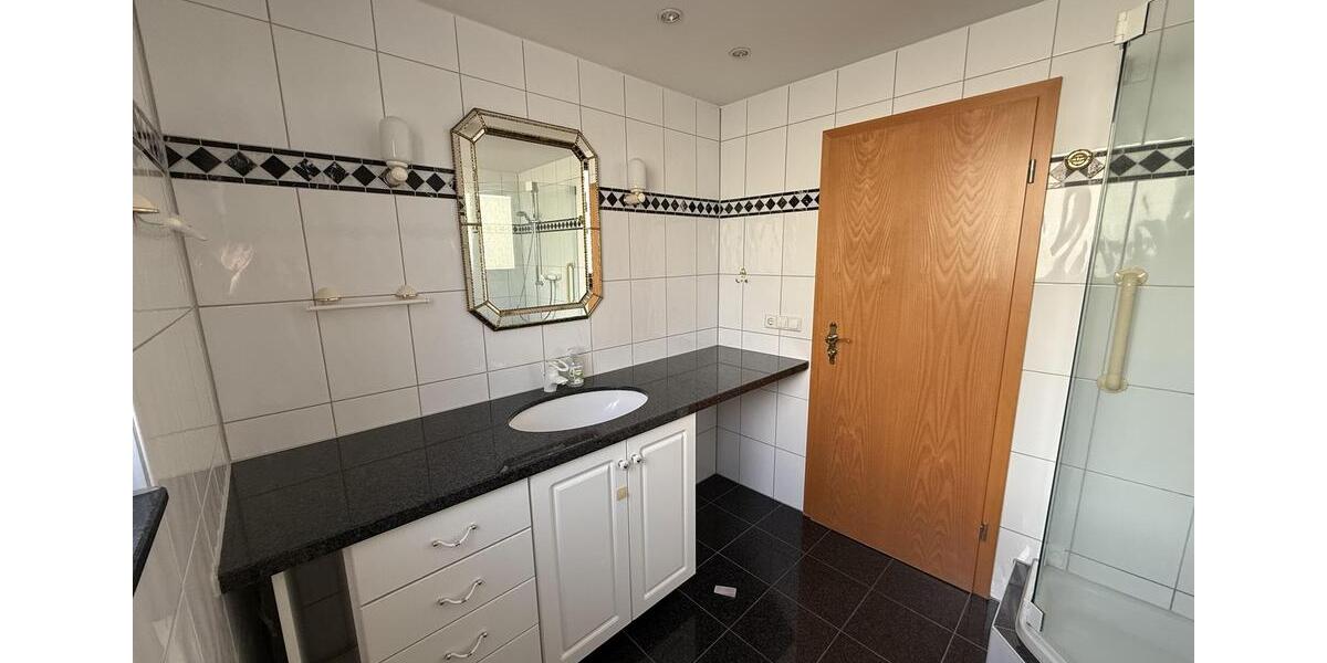 Dachgeschoßwohnung Leimen - 3 Zimmer, 92 m&sup2;, 1.200&euro; | Angebot:26167355