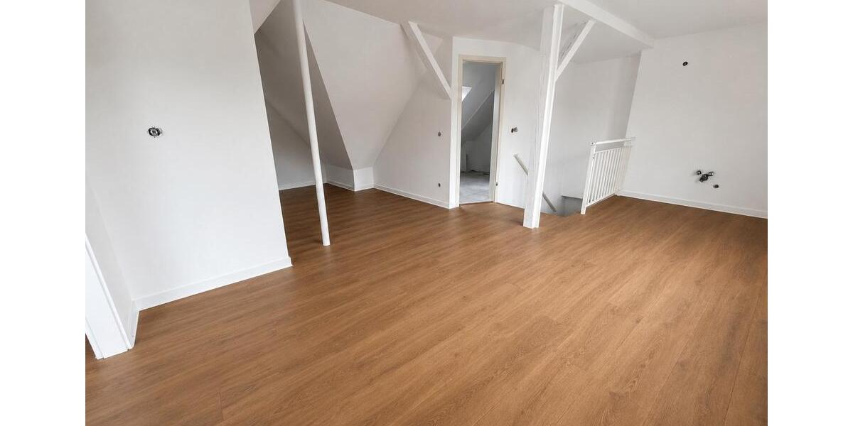 Dachgeschoßwohnung Weinheim - 2 Zimmer, 64 m&sup2;, 800&euro; | Angebot:26563799