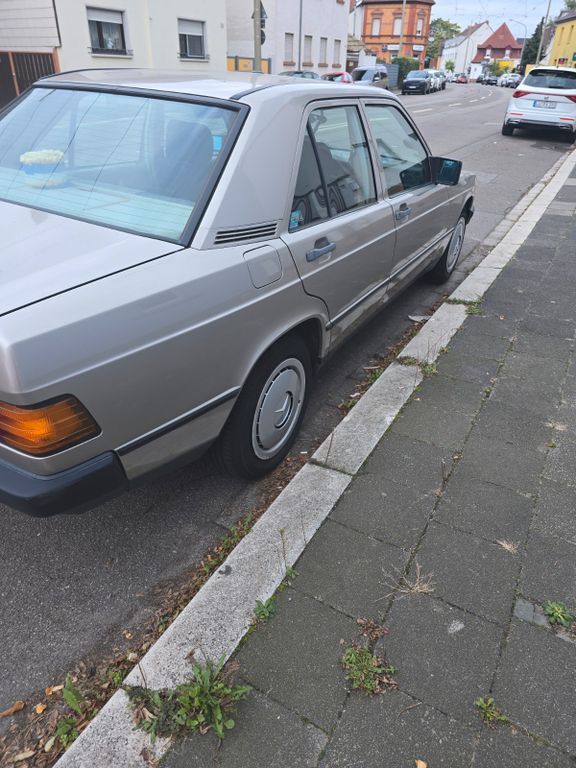Mercedes-Benz 190 102.000 km 13.500 € Oggersheim 67071