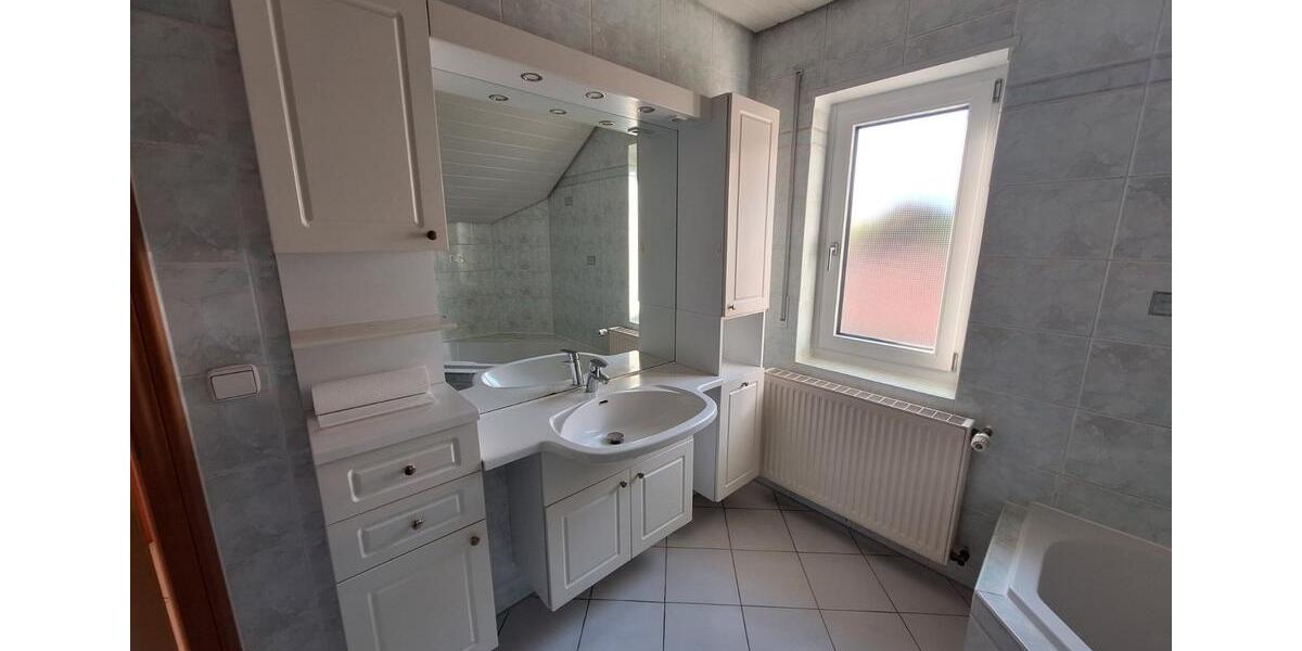 Dachgeschoßwohnung Sinsheim - 2 Zimmer, 75 m&sup2;, 750&euro; | Angebot:25367745