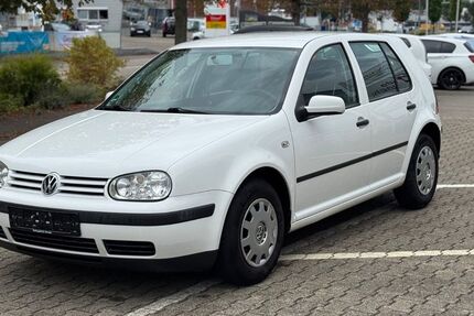 VW Golf 129.000 km 2.490 € Östringen 76684