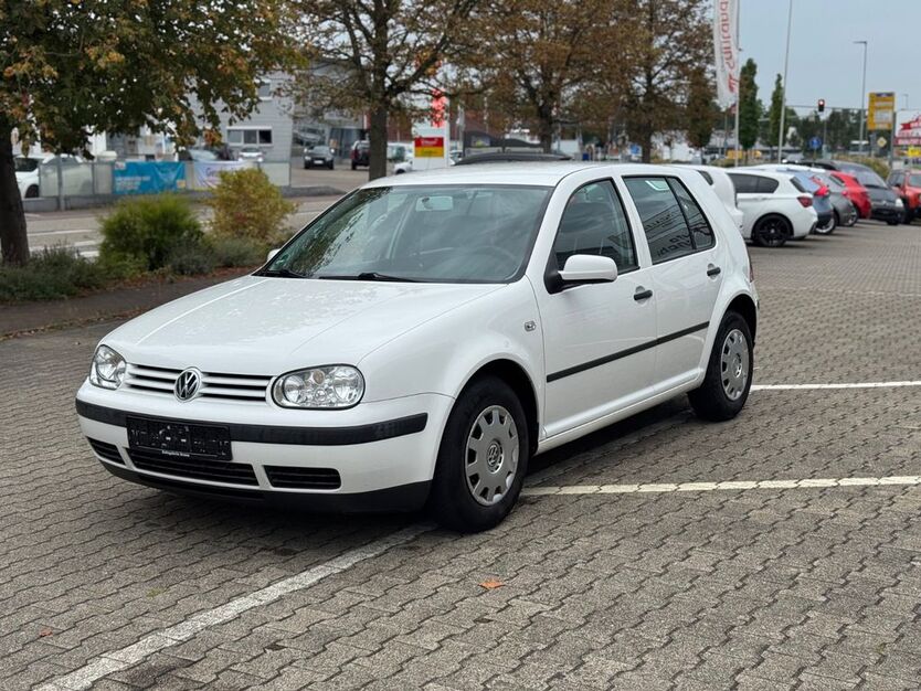 VW Golf 129.000 km 2.490 € Östringen 76684