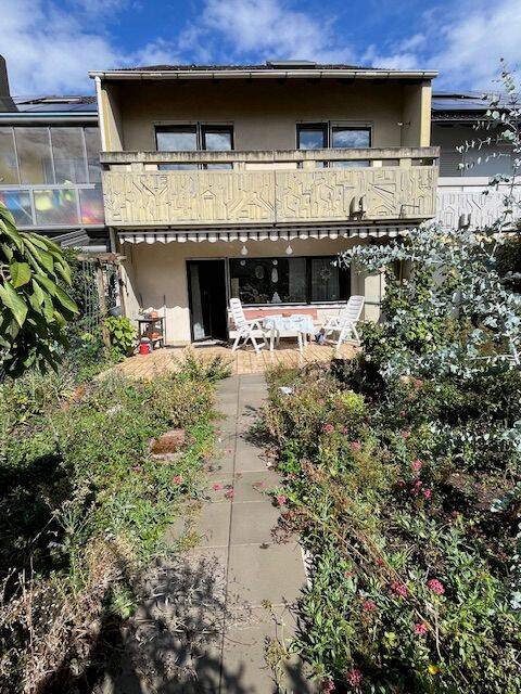 TOP gepflegtes Reihenmittelhaus, voll ausgebaut, 6 Zimmer, Garten, Garage, Stellplatz...